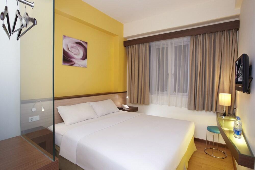 Nite & Day Jakarta - Mangga Besar Exteriör bild